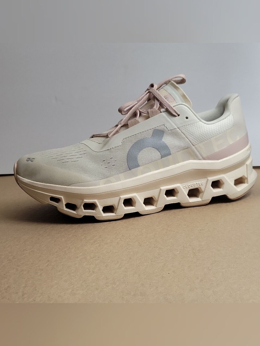 On Cloudmonster Women’s running shoes in the Moon and Fawn colorway Size 9.5